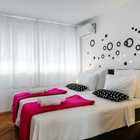 Nikola Apartment *