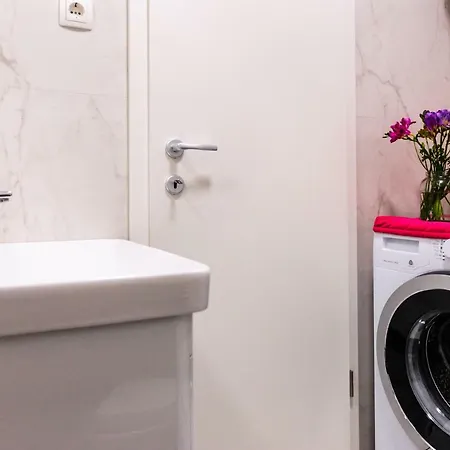 Nikola Apartment
